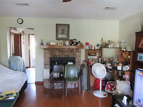 2nd image of 10429 Waterford Dr