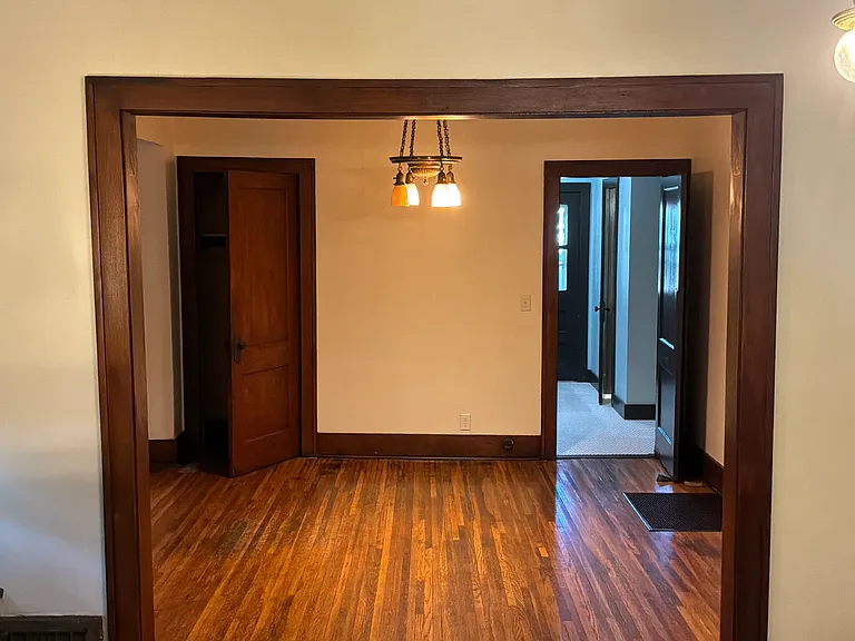 1216 N Emporia Ave — Photo 3