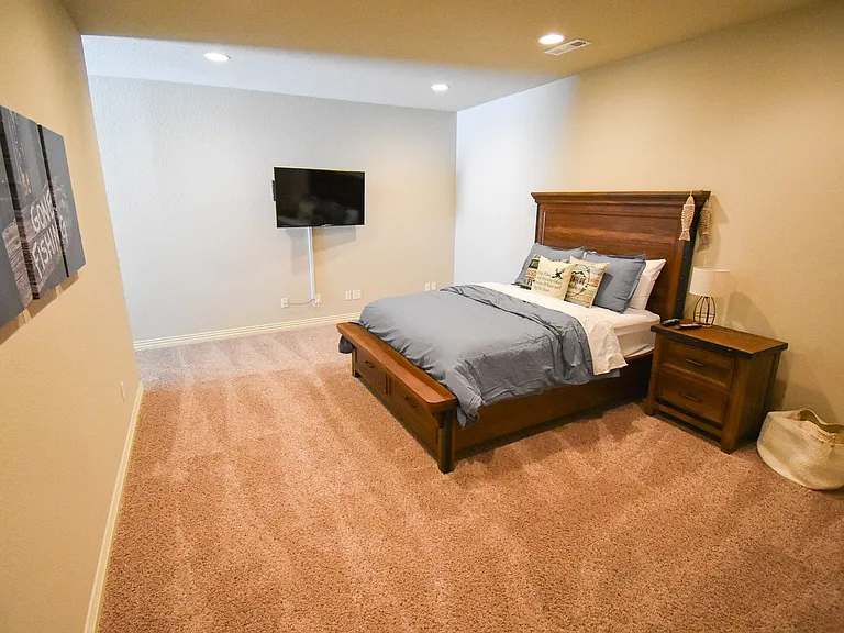 562 N Salem Rd — Photo 26
