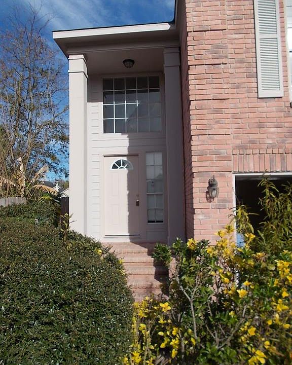 1st image of 18522 Seaton Dr
