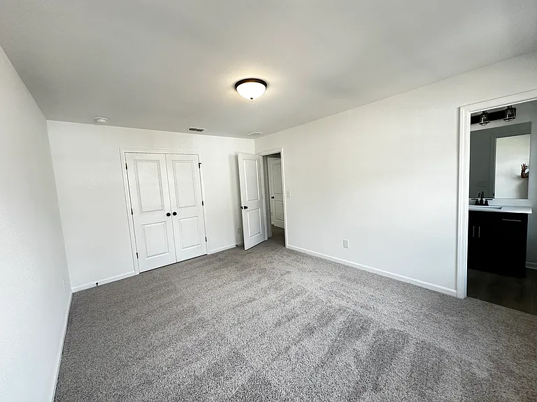 54 Mayfair St — Photo 30