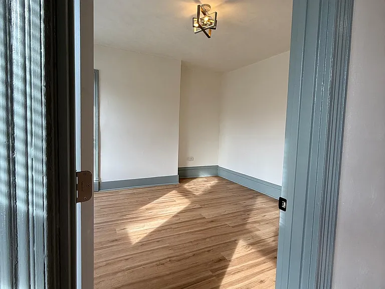 359 Stratford Ave #2F — Photo 6