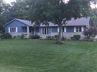 4916 Camelback Rd, Heyworth, IL 61745