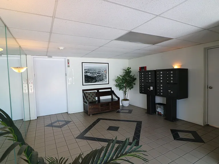 4455 Hazeltine Ave #207 — Photo 42