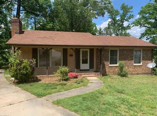 417 Lardner Ct, High Point, NC 27260