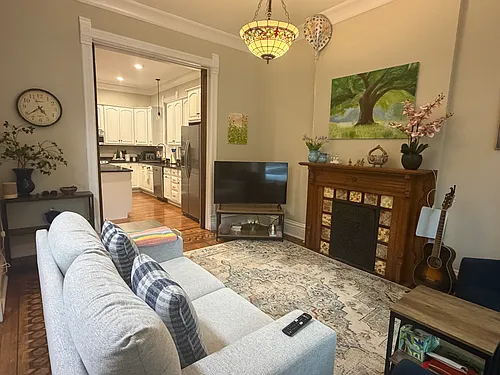224 W Saint Paul Ave #1 Photo 1