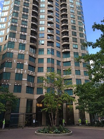 1st image of 400 N La Salle Dr APT 2912
