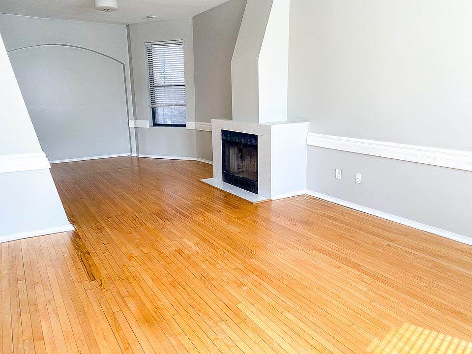 1st image of 2056 W Division St APT 2E