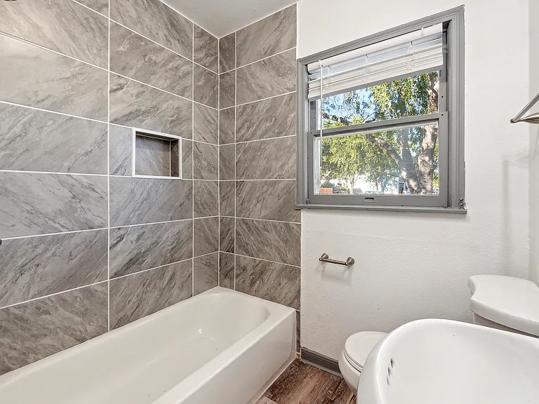 843 Zachry Dr — Photo 16