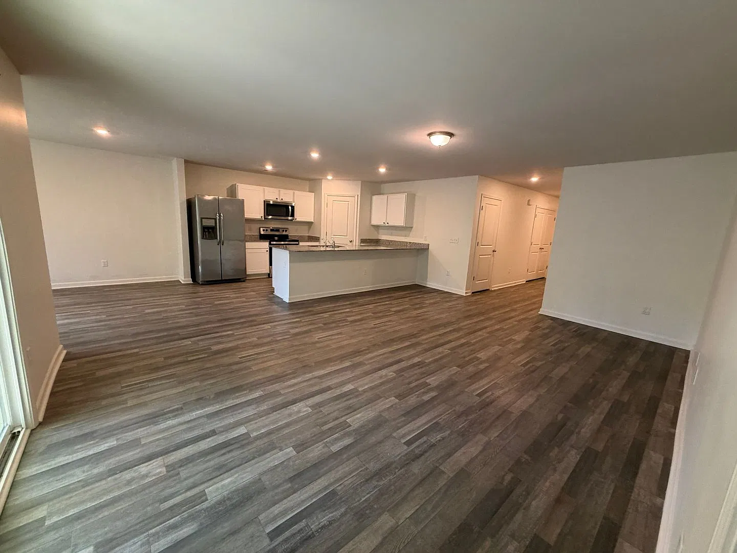 4 bedroom, 2 bathroom single story home nestled in Mill Creek Cove! — Photo 4