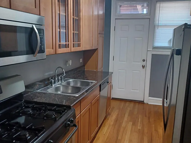 Kitchen/backdoor
