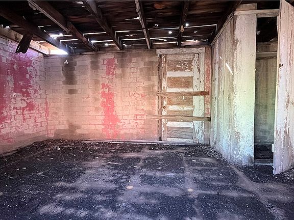 5th image of 808 Clare Avenue