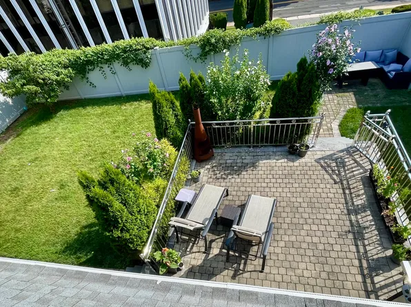 266 Frances St, Teaneck, NJ 07666