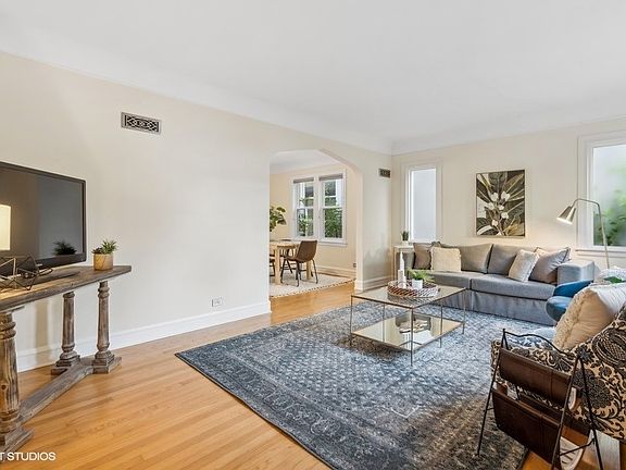 4th image of 4431 W Wrightwood Ave