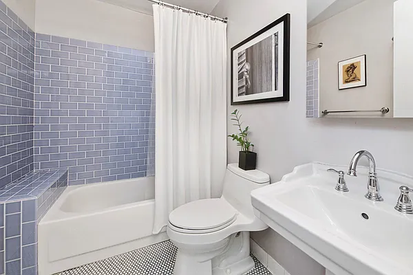 Rented by Compass | media 22