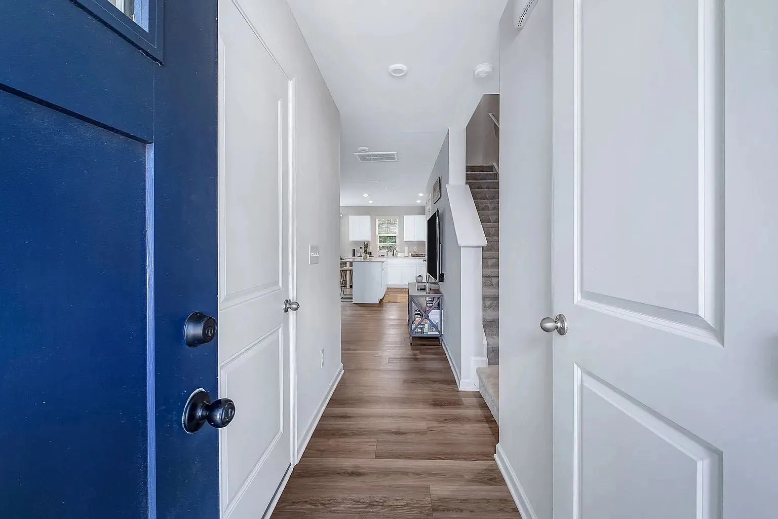 3 bed, 1442 sqft, $1,990 — Photo 3