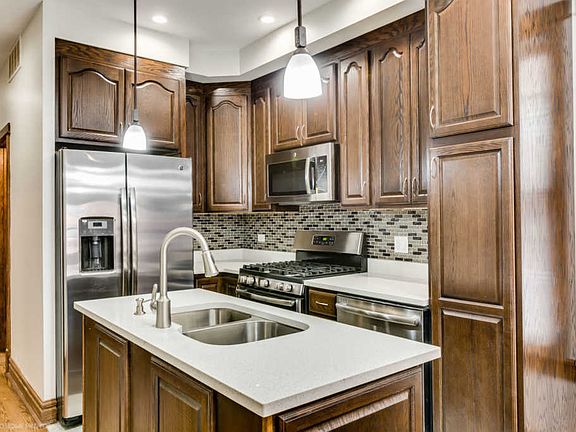 3rd image of 4850 N Albany Ave #1