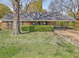 1582 Whitney Ave, Memphis, TN 38127