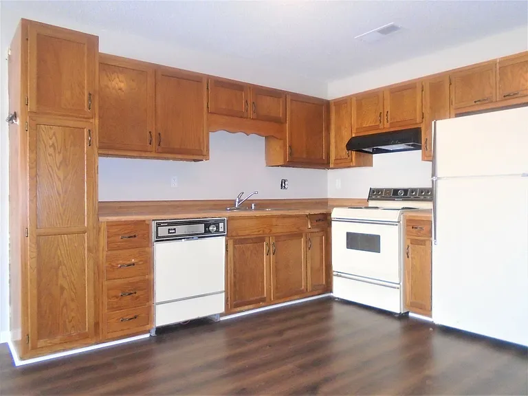 1603 Glenn St SW — Photo 9