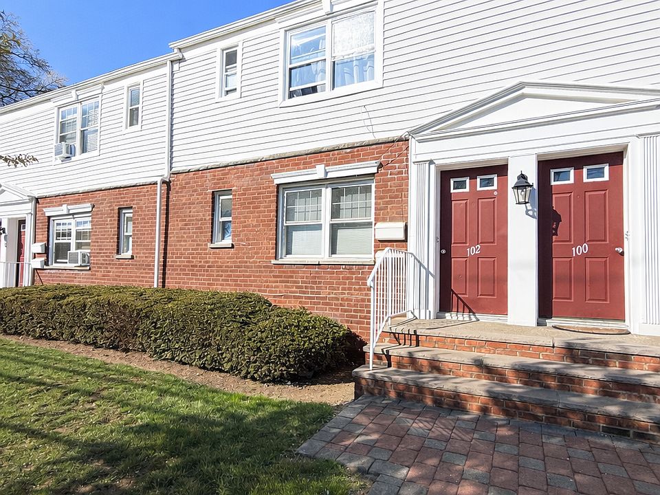 1st image of 102A Hastings Ave