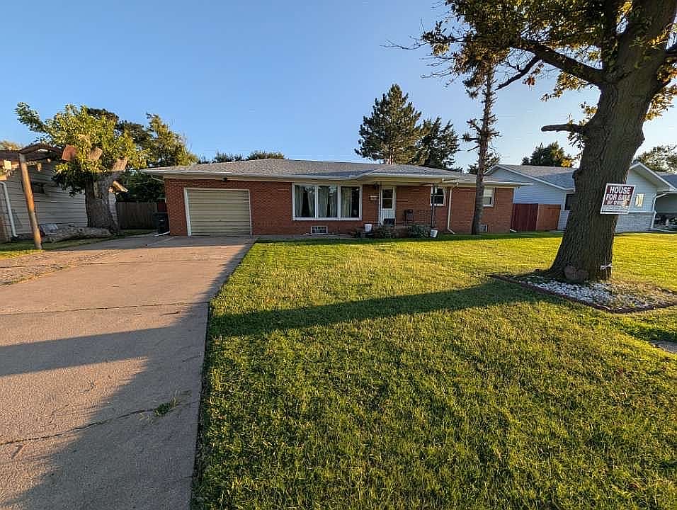 1st image of 305 Campus Dr