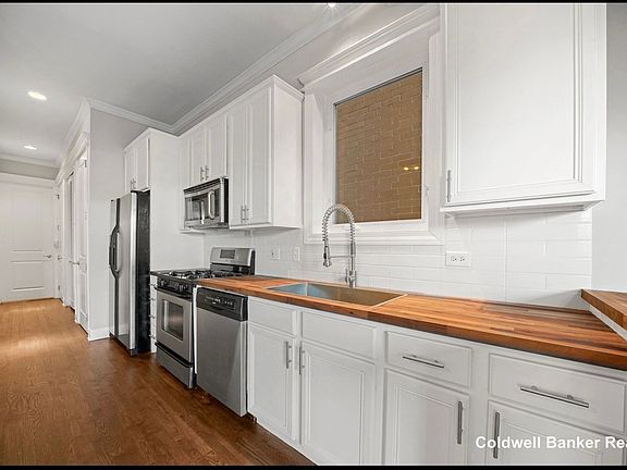 5th image of 2135 W Adams St APT 1