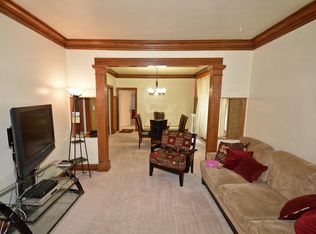 9611 S Winston Ave, Chicago, IL 60643