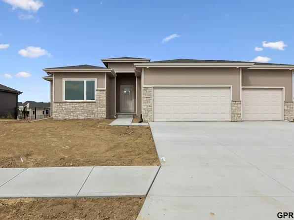 21108 Hartman Ave, Elkhorn, NE 68022