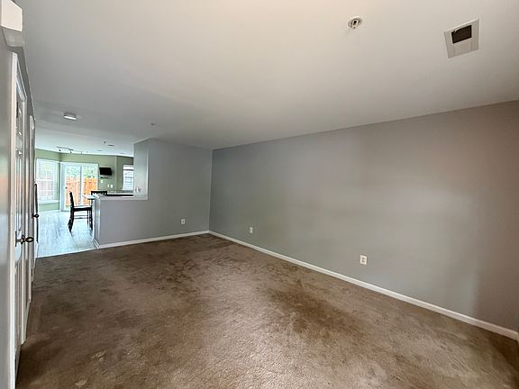 2nd image of 605 Tivoli Rd