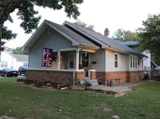 869 E State St, Bridgeport, IL 62417