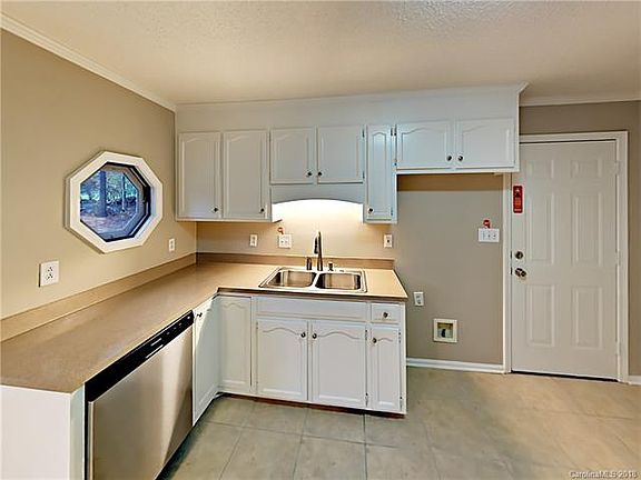 4th image of 1483 Brookestone Dr