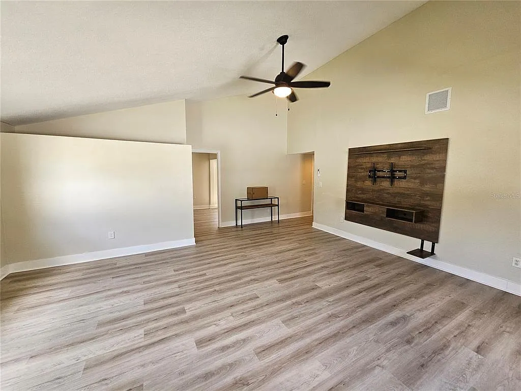 3 bed, 2.0 bath, 1648 sqft, $2,800 — Photo 3