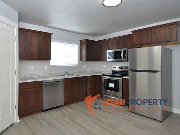 5th image of 14424 S Ferndale Way