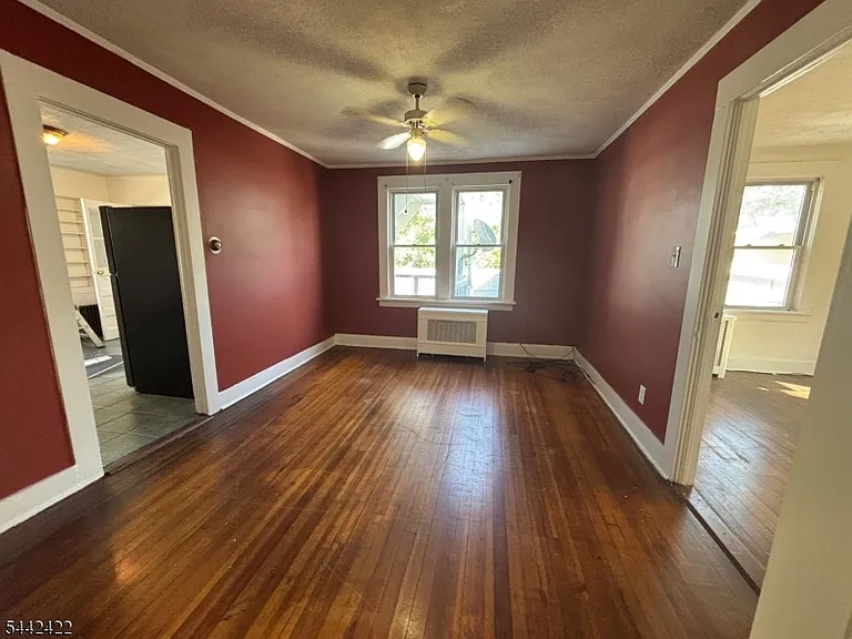9 Cottage Ln — Photo 1