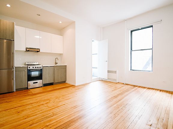 3rd image of 471 Central Park W #4FF