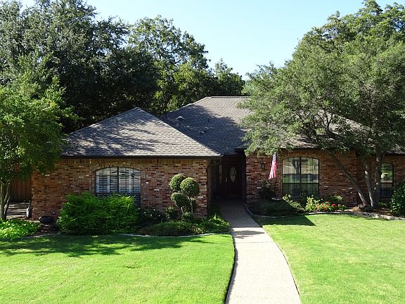 2nd image of 500 Villawood Cir