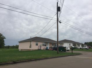 1890 E Laverne St, Bolivar, MO 65613