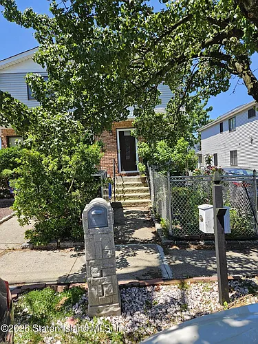 486 Elverton Ave Photo 1