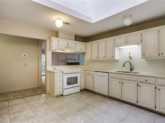 5th image of 3204 Upshire Ct