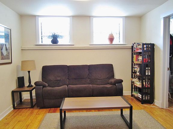 4th image of 1401 N Wicker Park Ave #B