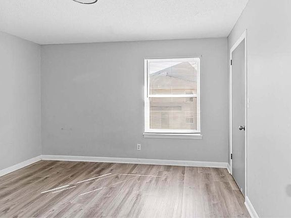 3rd image of 500 Cumberland Ave APT C6