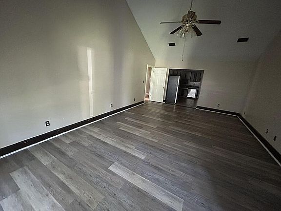 3rd image of 3704 Mayfair Ln