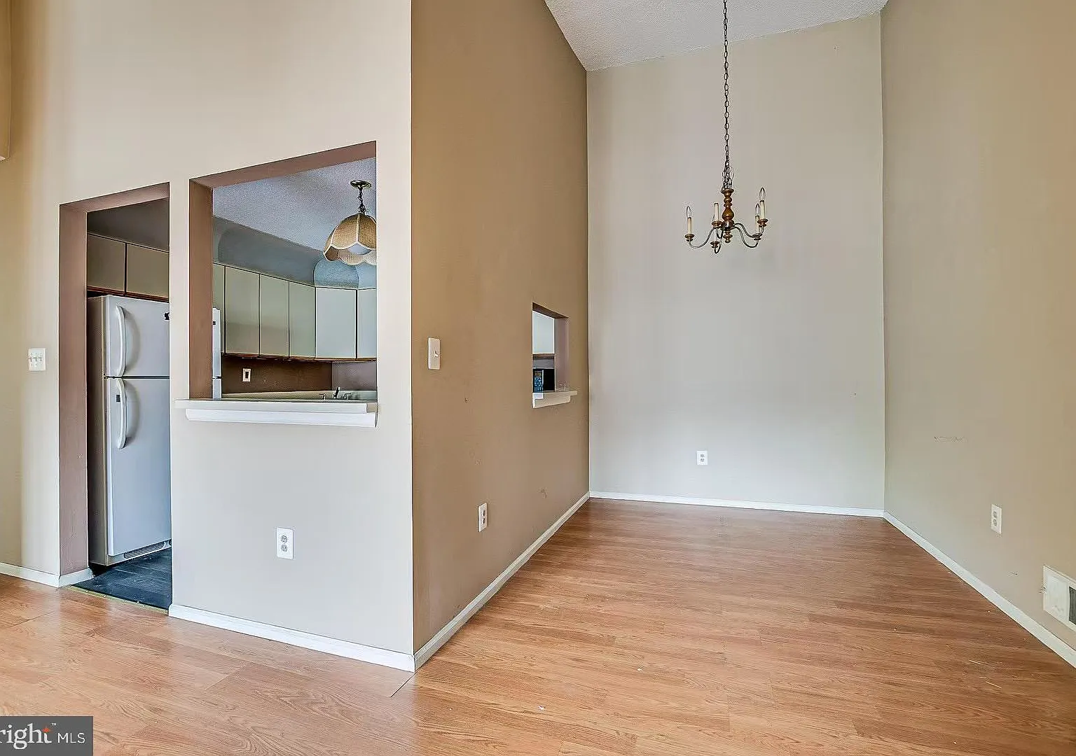 2 bed, 2.0 bath, 1203 sqft, $2,350 — Photo 2