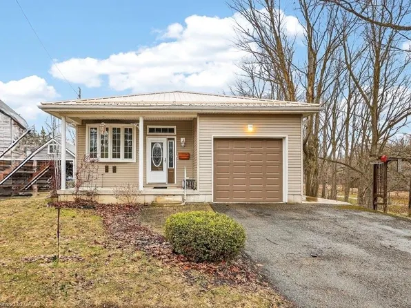 50 Wellington Ave, Ingersoll, ON N5C 1C3