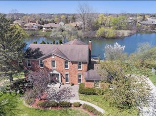 5449 White Hall Cir, West Bloomfield, MI 48323