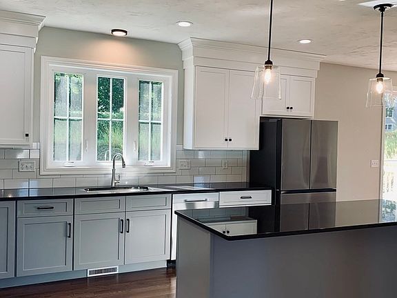 2nd image of 4 Stillwater Ln Lot 2