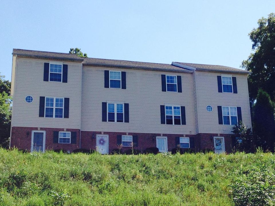1st image of 302 Sheetz Way #302