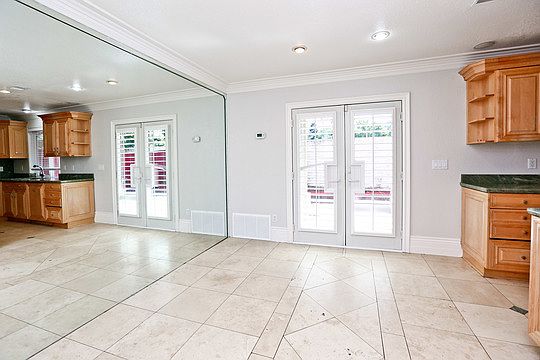 5th image of 7620 Arbor Creek Cir