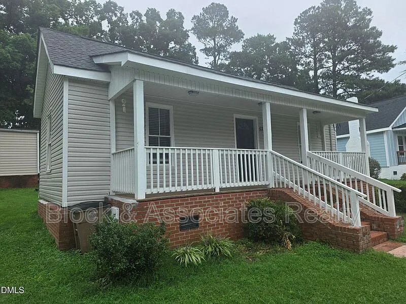 2 bed, 1.0 bath, 720 sqft, $1,450 — Photo 3