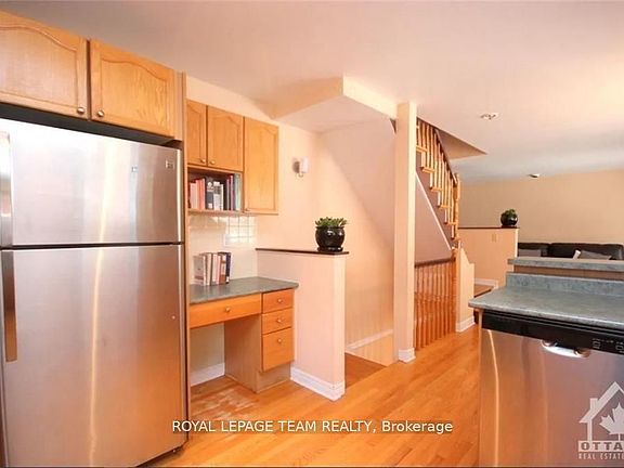 3rd image of 376 Lisgar St